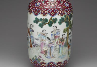 图片[3]-Porcelain vase with ladies dancing and playing music in fencai polychrome enamels, Qing dynasty, Qianlong reign (1736-1795)-China Archive